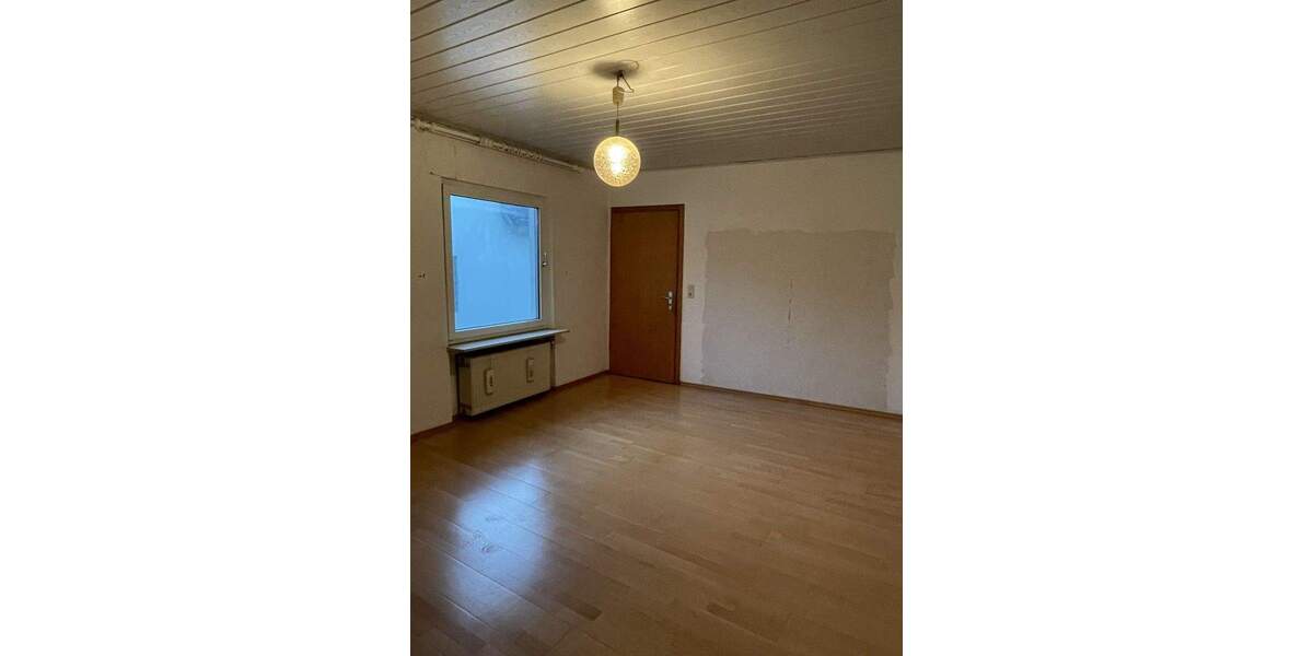 Einfamilienhaus Wetzlar / Dutenhofen Dutenhofen - 6 Zimmer, 120 m&sup2;, 245.000&euro; | Angebot:25317612