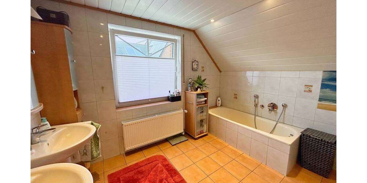Mehrfamilienhaus, Wohnhaus Neuenhaus - 8 Zimmer, 237 m&sup2;, 599.900&euro; | Angebot:26188265