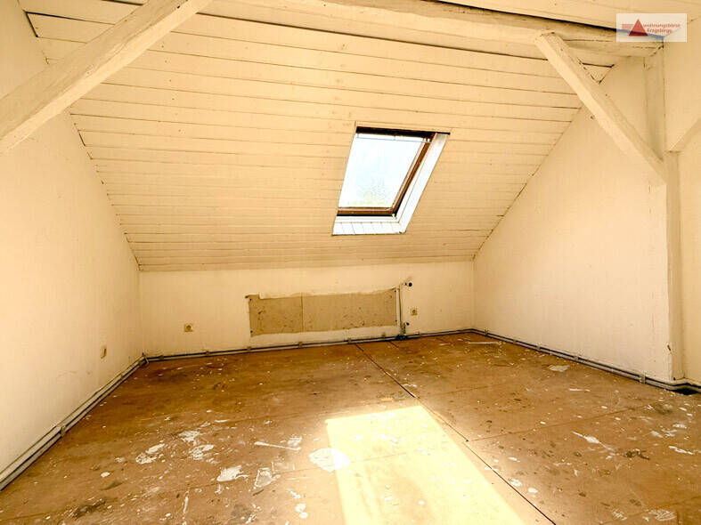 Reihenmittelhaus Zschopau - 9 Zimmer, 210 m&sup2;, 69.000&euro; | Angebot:22452439