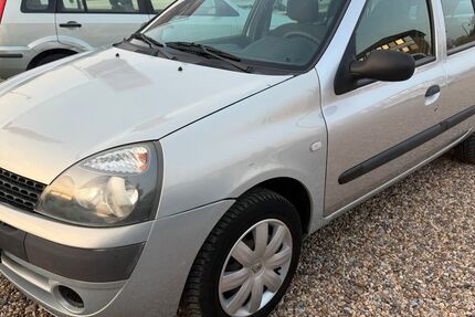 Renault Clio 72.500 km 2.650 &euro; Leverkusen 51371