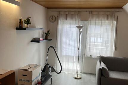 2 Zimmer DG-Wohnung mit Balkon, EBK und Stellplatz 2 zimmer