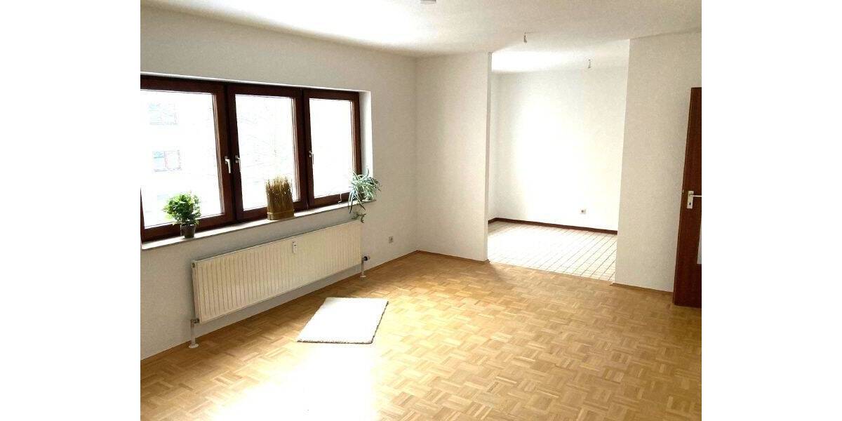 SOFORT BEZUGSFREIE SINGLE-WOHNUNG MIT STELLPLATZ ... 1 zimmer