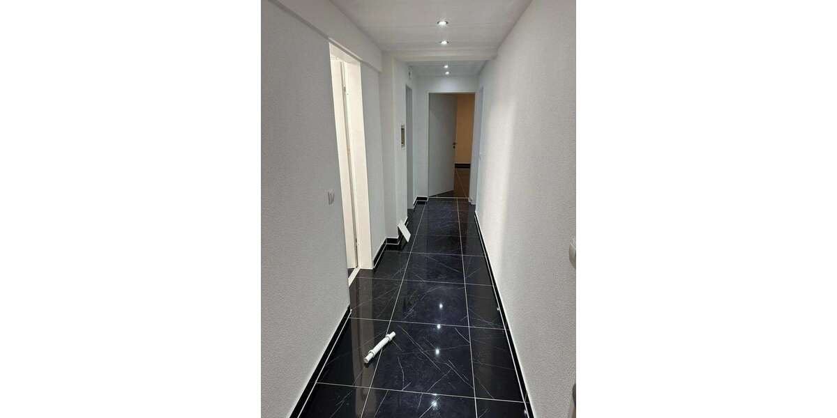Etagenwohnung Willroth - 4 Zimmer, 94 m&sup2;, 1.000&euro; | Angebot:27159598