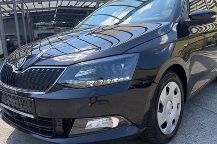 Skoda Fabia 99.000 km 8.999 &euro; Berlin 12099