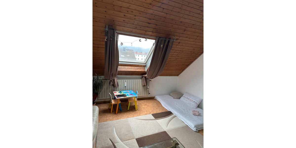 Dachgeschosswohnung mit 3 Zimmern zu vermieten 2 zimmer