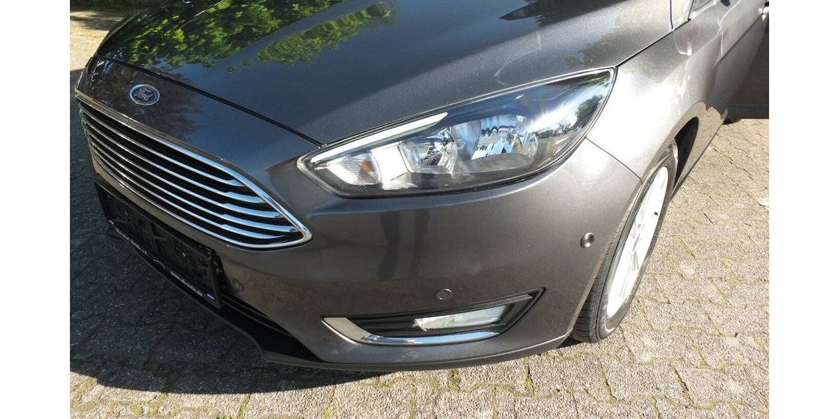 Ford Focus TITANIUM NAVI KLIMAAUTOMATIK EINPARKHILFE 134.288 km 7.798 &euro; Köln 50858