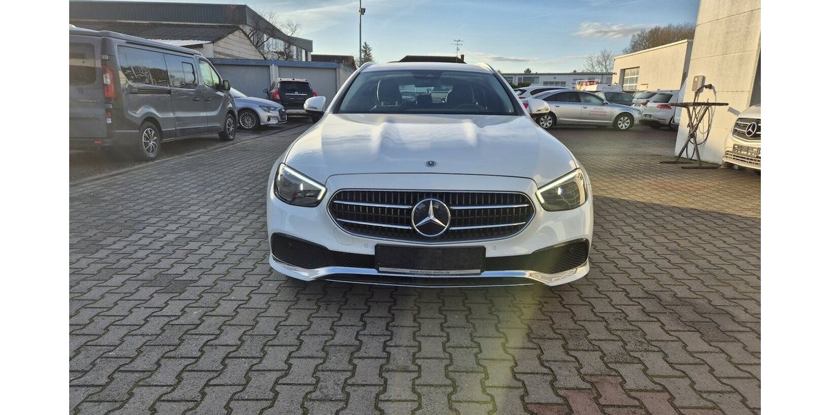 Mercedes-Benz E 300 e T Avantgarde AHK, LED, Rückfahrkamera, App 55.700 km 26.990 &euro; Rodgau 63110