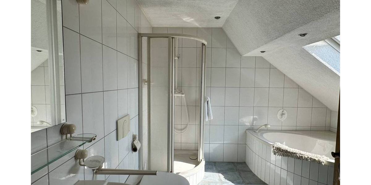 Etagenwohnung Zwickau Mosel - 4 Zimmer, 149 m&sup2;, 98.000&euro; | Angebot:23982705