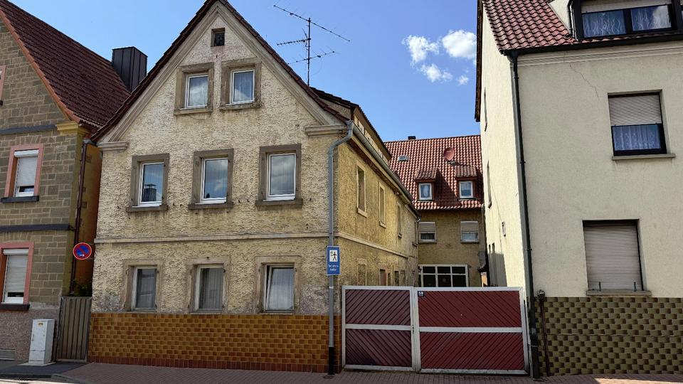 Mehrfamilienhaus, Wohnhaus Sennfeld - 13 Zimmer, 394 m&sup2;, 199.000&euro; | Angebot:27055025