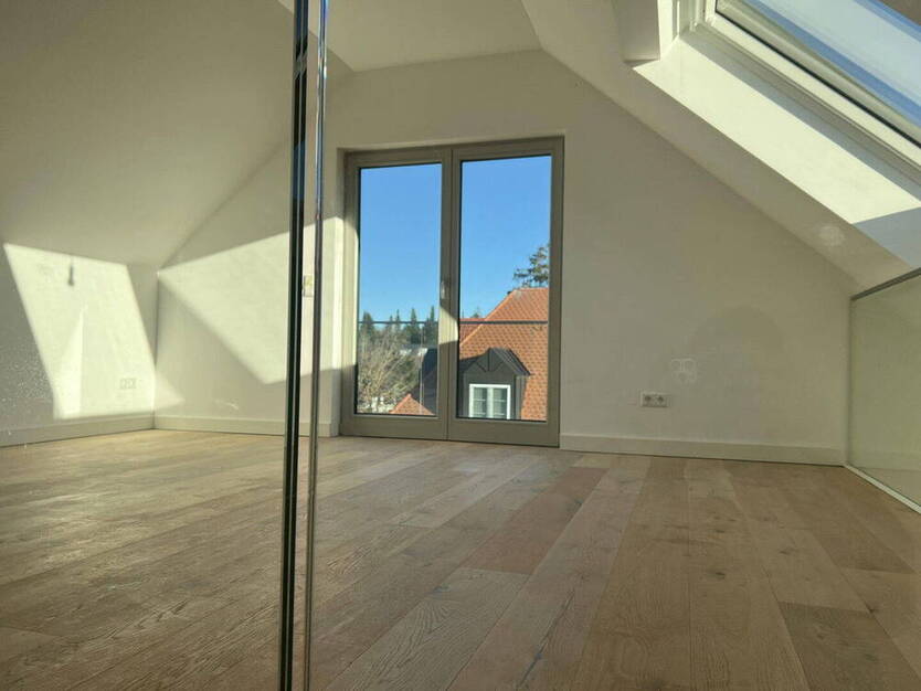 2 12 Zimmer Dachterrassen Maisonette in Planegg