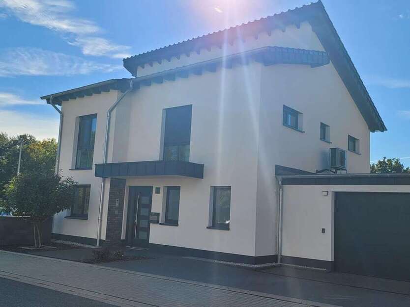 Haus zum Kaufen in Euskirchen 899.987 € 160 m²