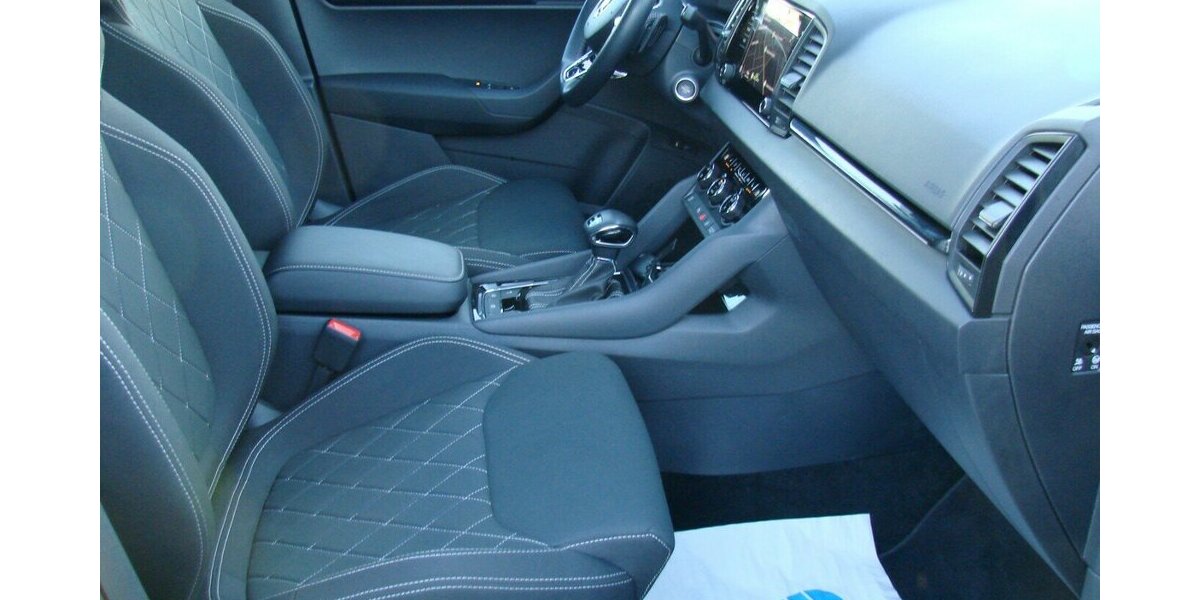 Skoda Karoq 2,0TDi 4x4 Sportline ACC AHK SHZ Matrix 13.915 km 35.980 &euro; Falkensee 14612