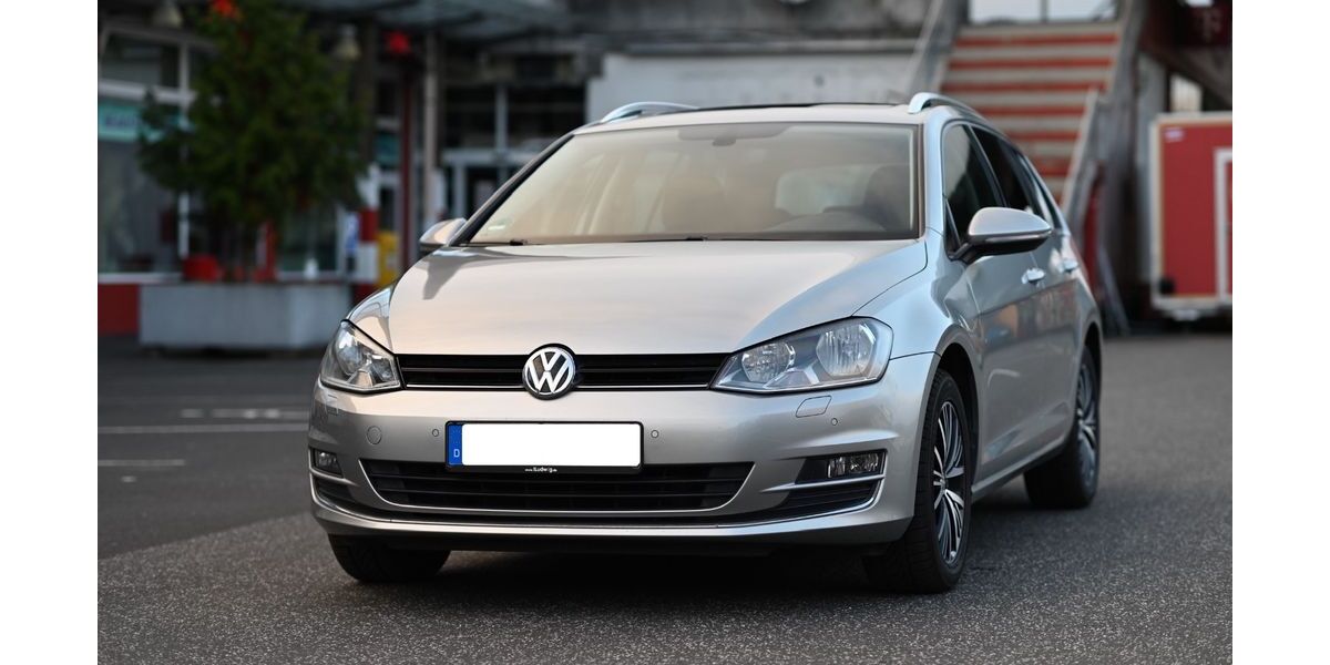 VW Golf 79.500 km 12.549 &euro; Unkel 53572