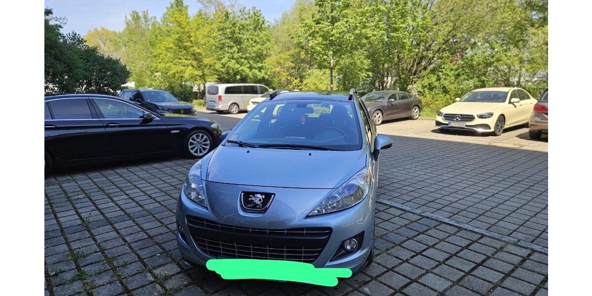 Peugeot 207 167.558 km 3.750 &euro; München 81543