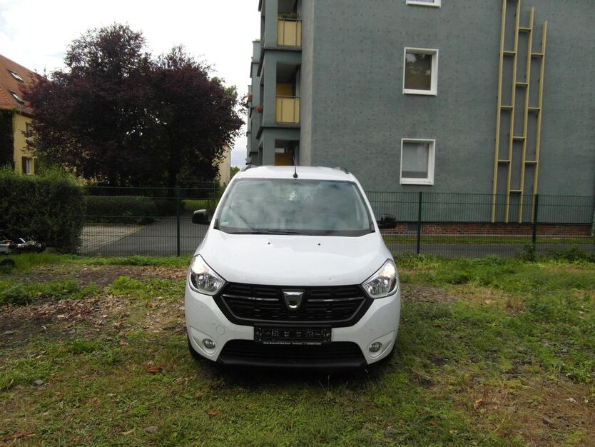 Dacia Lodgy 123.088 km 9.699 € Dresden 01237