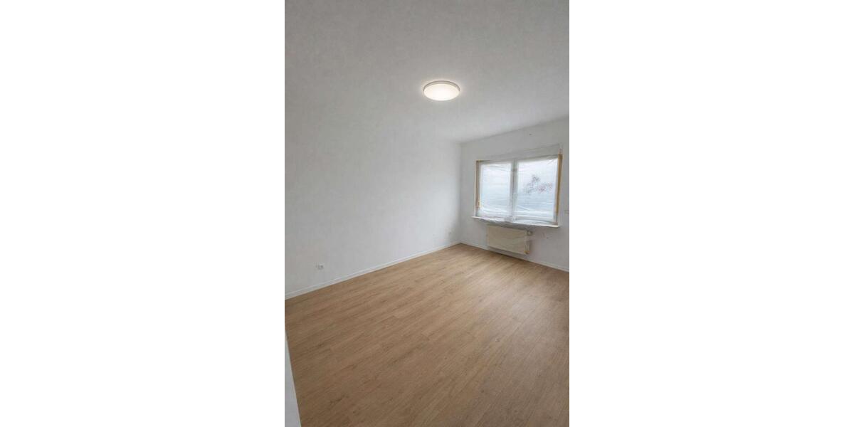 Einfamilienhaus Obertshausen - 7 Zimmer, 200 m&sup2;, 2.600&euro; | Angebot:26000095