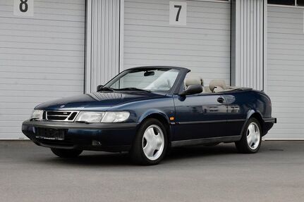 Saab 900