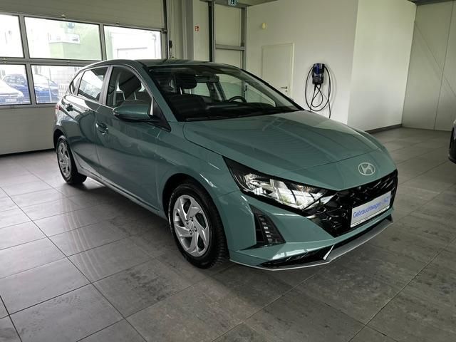 Hyundai i20 5.729 km 17.480 &euro; Lübeck 23562