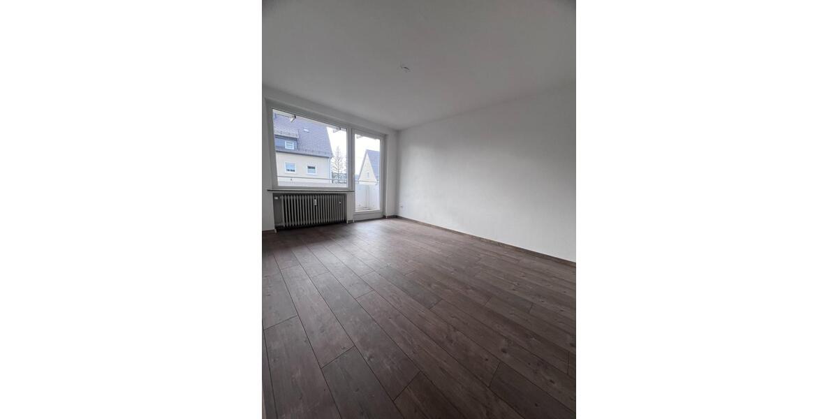 Etagenwohnung Siegen - 5 Zimmer, 111 m&sup2;, 1.150&euro; | Angebot:26020529