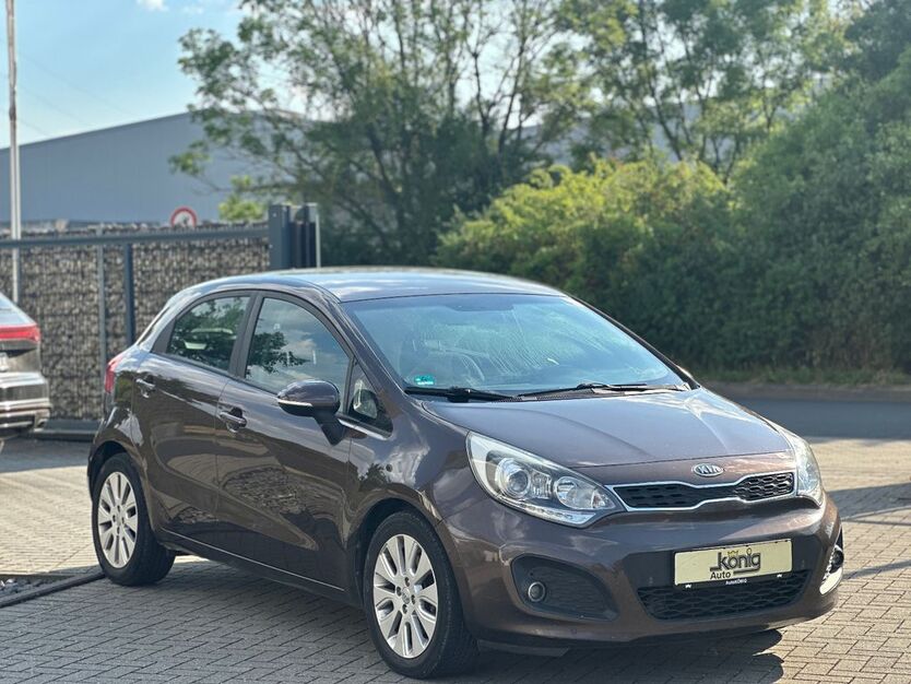 Kia Rio 174.000 km 4.400 € Jülich 52428