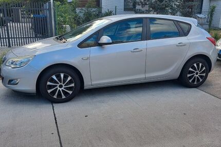 Opel Astra 105.004 km 3.699 &euro; Berlin 13593