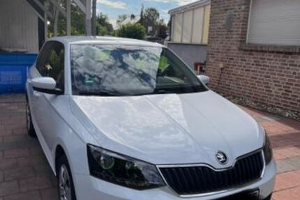 Skoda Fabia 107.109 km 8.600 &euro; Rees 46459