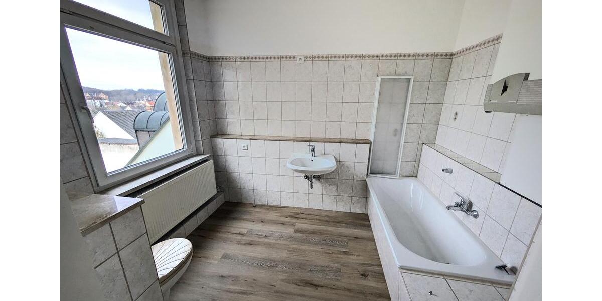 Etagenwohnung Meerane - 3 Zimmer, 85 m&sup2;, 400&euro; | Angebot:26404390