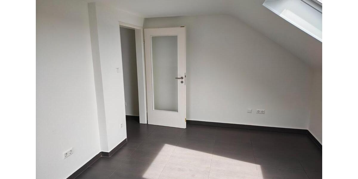 Dachgeschoßwohnung Rutesheim - 3 Zimmer, 49 m&sup2;, 500&euro; | Angebot:26403411