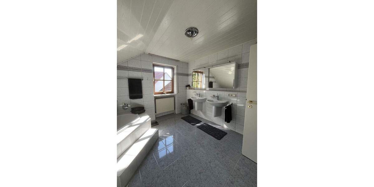 Einfamilienhaus Nittendorf - 7 Zimmer, 245 m&sup2;, 995.000&euro; | Angebot:25756414