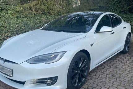 Tesla Model S 118.000 km 26.900 &euro; Biebergemünd 63599