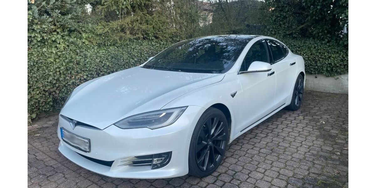 Tesla Model S 118.000 km 26.900 &euro; Biebergemünd 63599