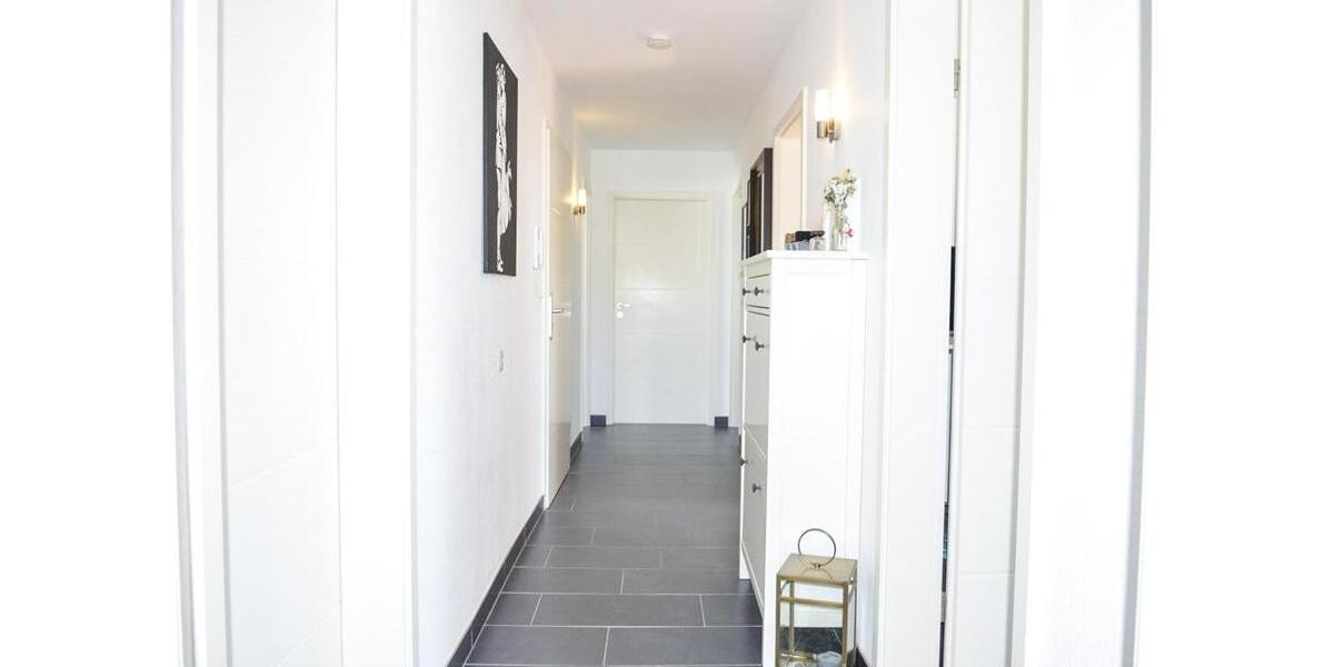 Dachgeschoßwohnung Sennfeld - 4.5 Zimmer, 108 m&sup2;, 890&euro; | Angebot:25900773