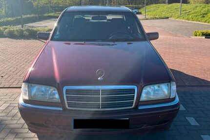 Mercedes-Benz C 180 240.695 km 3.790 &euro; Hagen a.T.W. 49170