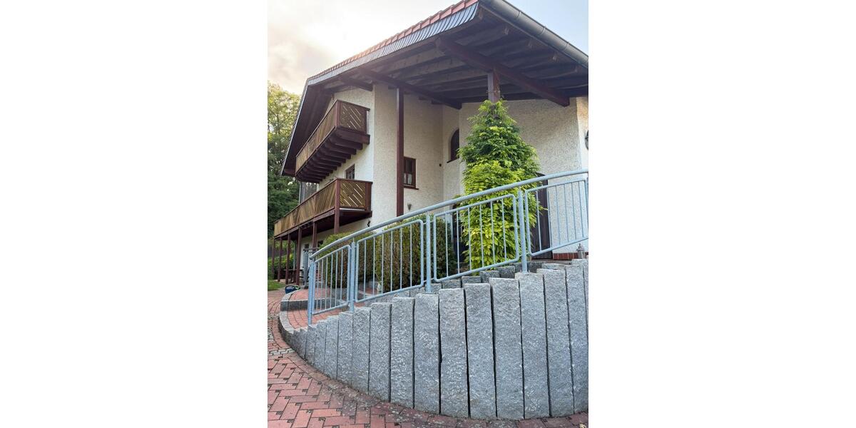 Einfamilienhaus Felsberg - 5 Zimmer, 250 m&sup2;, 350.000&euro; | Angebot:26960077