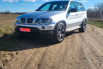 BMW X5 333.286 km 5.600 &euro; Neverin 17039