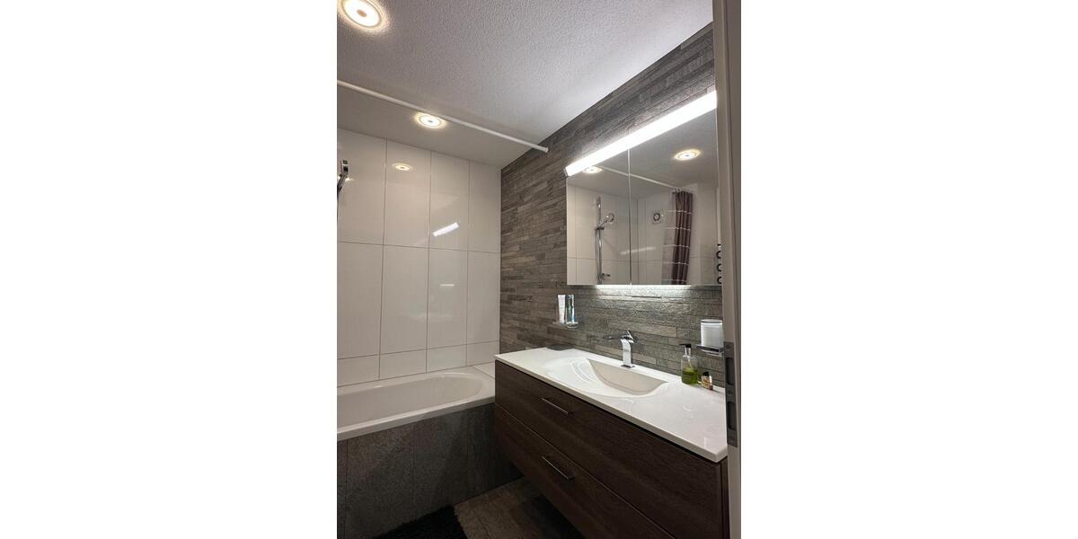 Etagenwohnung Pforzheim Nordstadt - 3 Zimmer, 85 m&sup2;, 300.000&euro; | Angebot:27072492