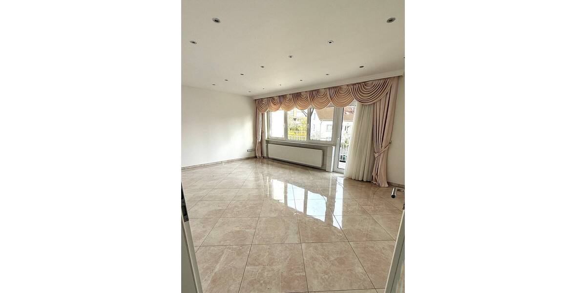 Etagenwohnung Pohlheim Watzenborn-Steinberg - 3 Zimmer, 90 m&sup2;, 1.000&euro; | Angebot:26359799