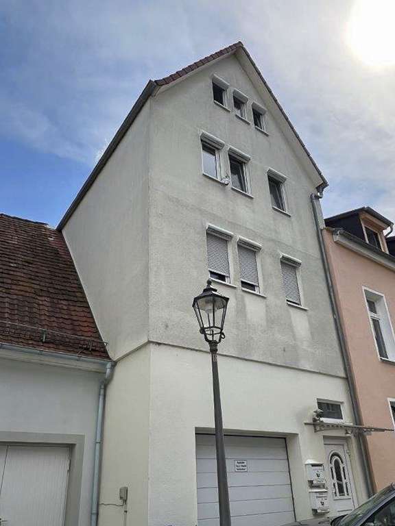 Haus zum Kaufen in Hechingen 348.000 € 169 m² 8 zimmer