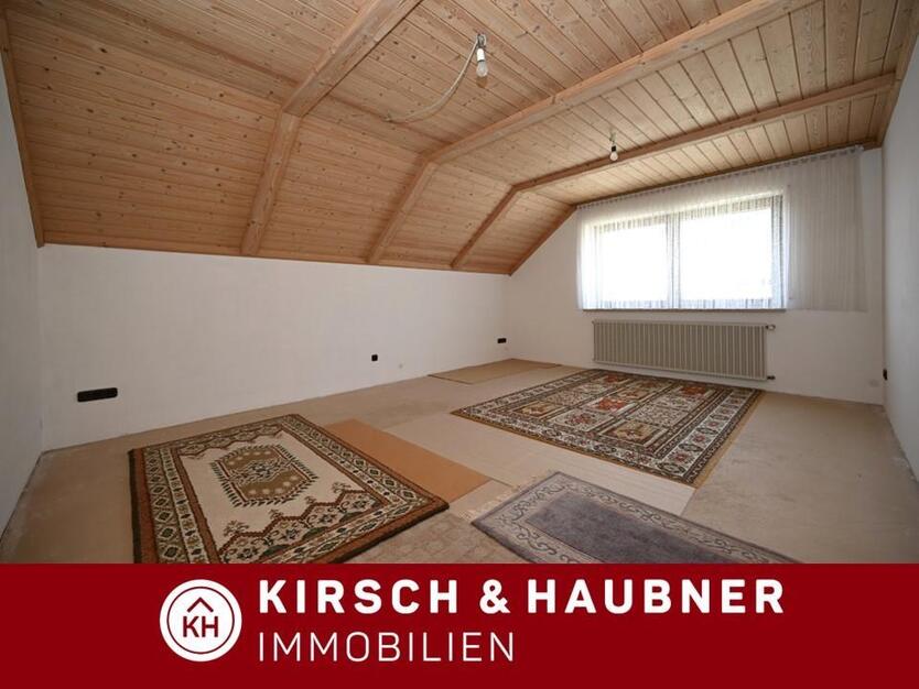 Gepflegte 3-Zimmer-Dachgeschoßwohnung in begehrter Lage! Neumarkt, Eberhard-Faber-Straße