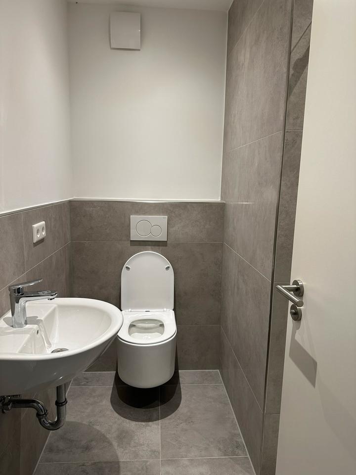 Kernsanierte 4 Zimmer Wohnung 105 m2 in Erkrath- Unterfeldhaus