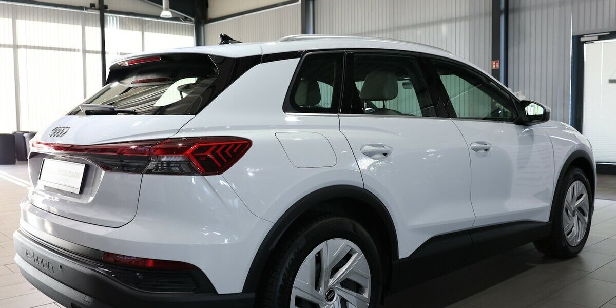 Audi Q4 e-tron 40 WHITE & BLACK & BEIGE / VC+HEAD-UP 50.000 km 27.994 &euro; Hamm 59077