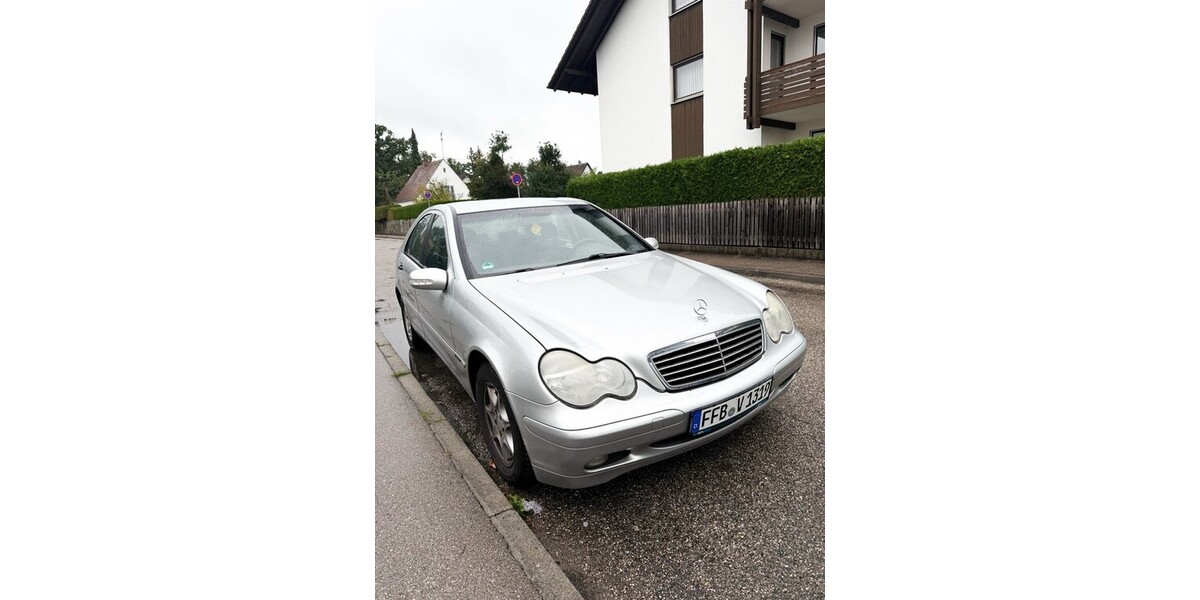 Mercedes-Benz C 180 217.000 km 2.900 &euro; Fürstenfeldbruck 82256