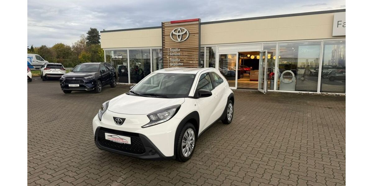 Toyota Aygo (X) 3.700 km 15.950 &euro; Halberstadt 38820