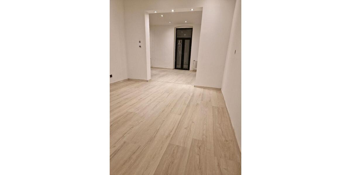 Doppelhaushälfte mit großem Garten und großzügigem Wintergarten 5 zimmer