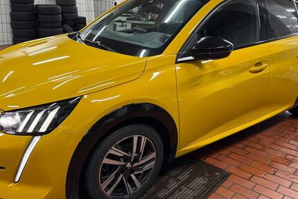 Peugeot 208 77.333 km 15.490 &euro; Wuppertal 42285