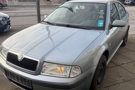 Skoda Octavia 240.547 km 890 &euro; Hamburg 20537