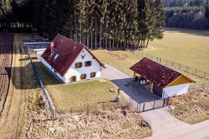 Schmuckstück - liebevoll renoviertes Landhaus in sonnenverwöhnter Alleinlage