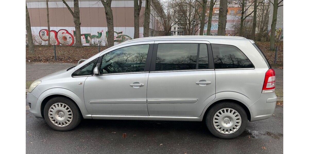 Opel Zafira B 111.811 km 4.700 &euro; Berlin 10178