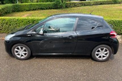 Peugeot 208 131.000 km 4.300 &euro; Uhingen 73066
