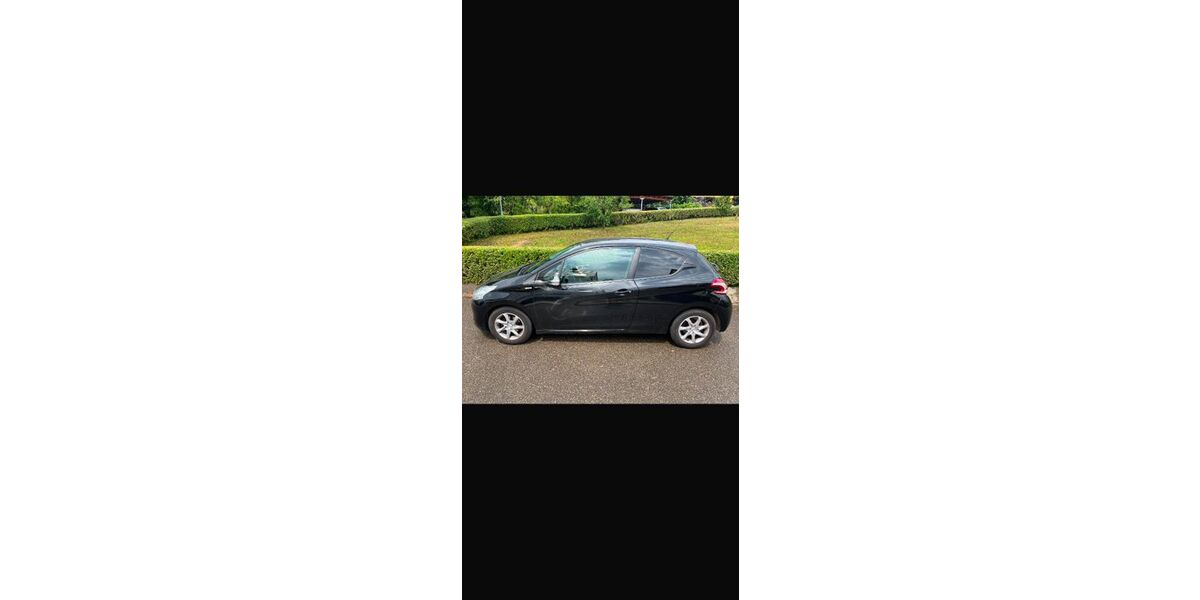 Peugeot 208 131.000 km 4.300 &euro; Uhingen 73066